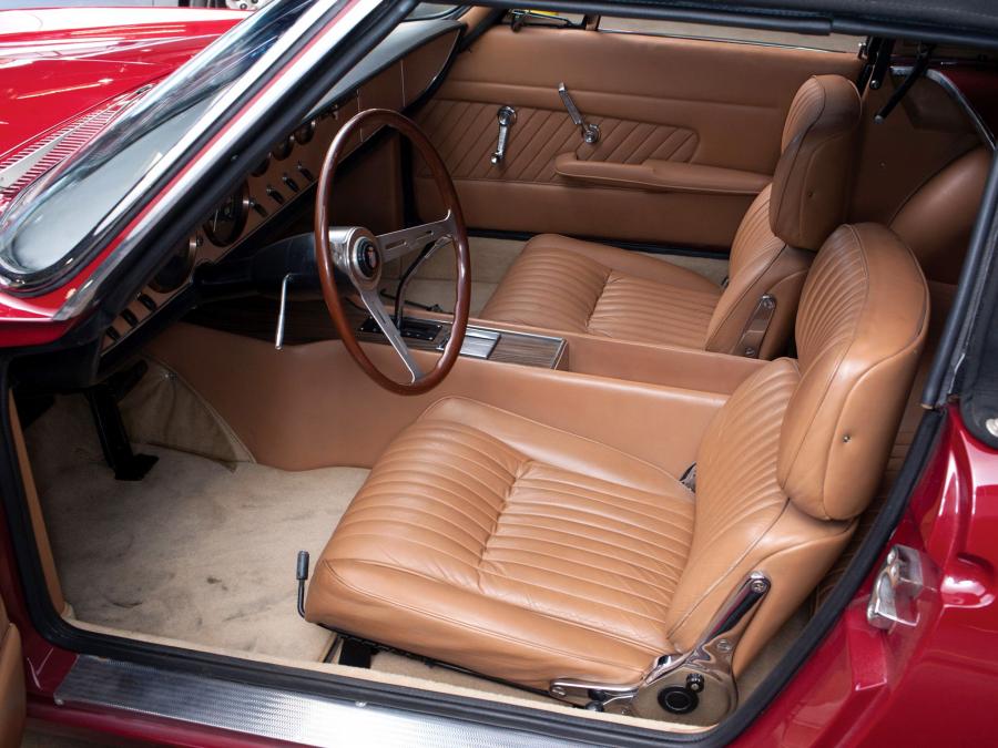 Интерьер Ghia 450/SS Convertible 1967 года  (фото 20 из 29)